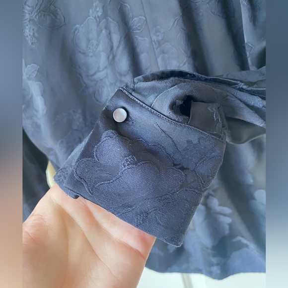 Vince Navy Satin Jacquard High Low Pullover Blouse - Picture 4 of 7